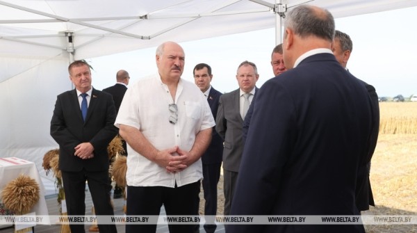 Александр Лукашенко с рабочей поездкой прибыл в Брестскую область. Подробности