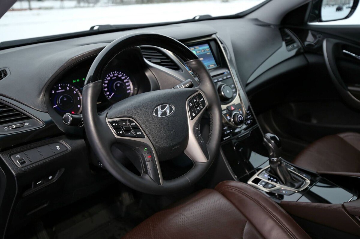 «Отъездил десять лет и ни на секунду не пожалел!». Белорус о владении корейским бизнес-седаном Hyundai Grandeur