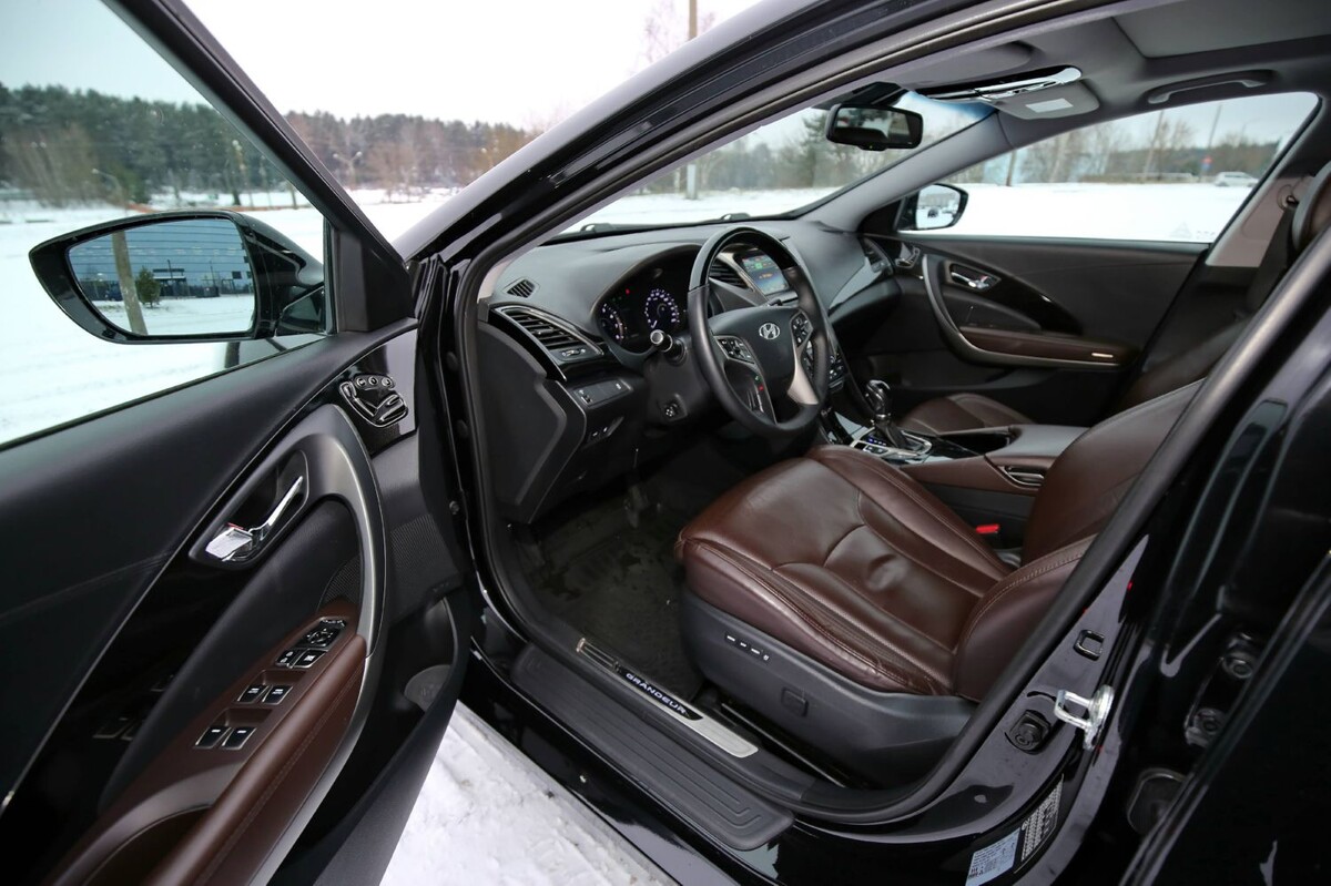 «Отъездил десять лет и ни на секунду не пожалел!». Белорус о владении корейским бизнес-седаном Hyundai Grandeur