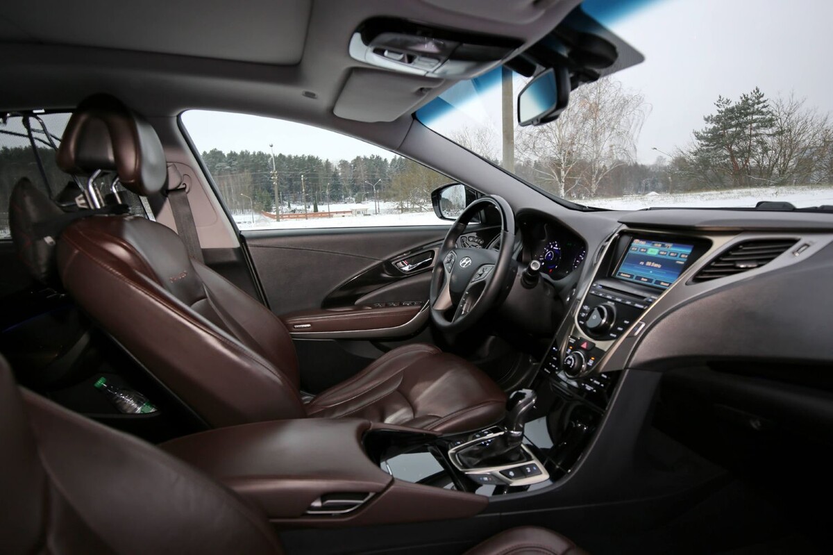 «Отъездил десять лет и ни на секунду не пожалел!». Белорус о владении корейским бизнес-седаном Hyundai Grandeur