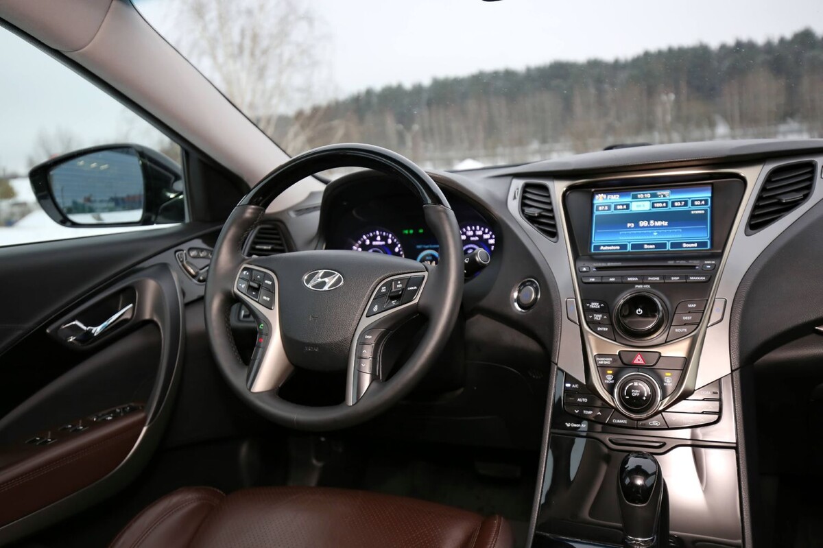 «Отъездил десять лет и ни на секунду не пожалел!». Белорус о владении корейским бизнес-седаном Hyundai Grandeur