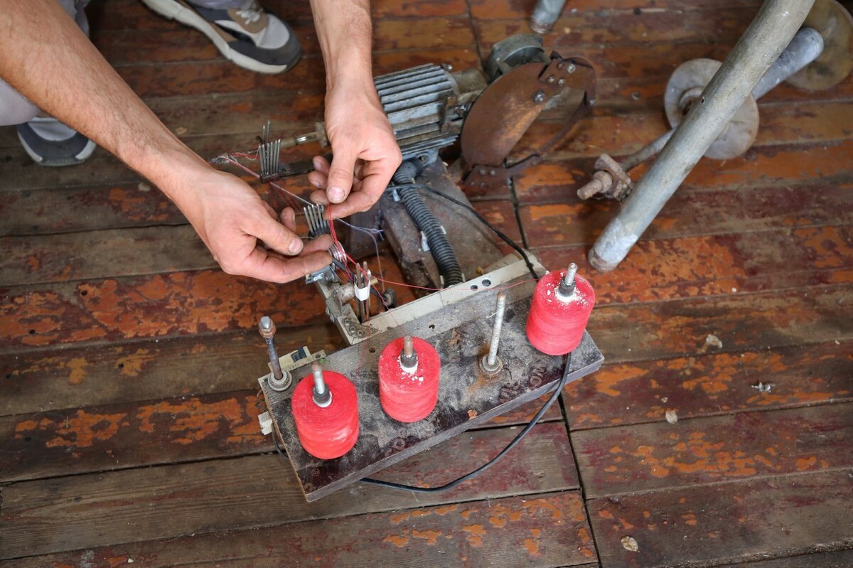 «По фотографиям сделал станок для оплётки тросов». Белорус показал реставрированный мотоцикл М-72Н 1958 г. в. «По фотографиям сделал станок для оплётки тросов». Белорус показал реставрированный мотоцикл М-72Н 1958 г. в.