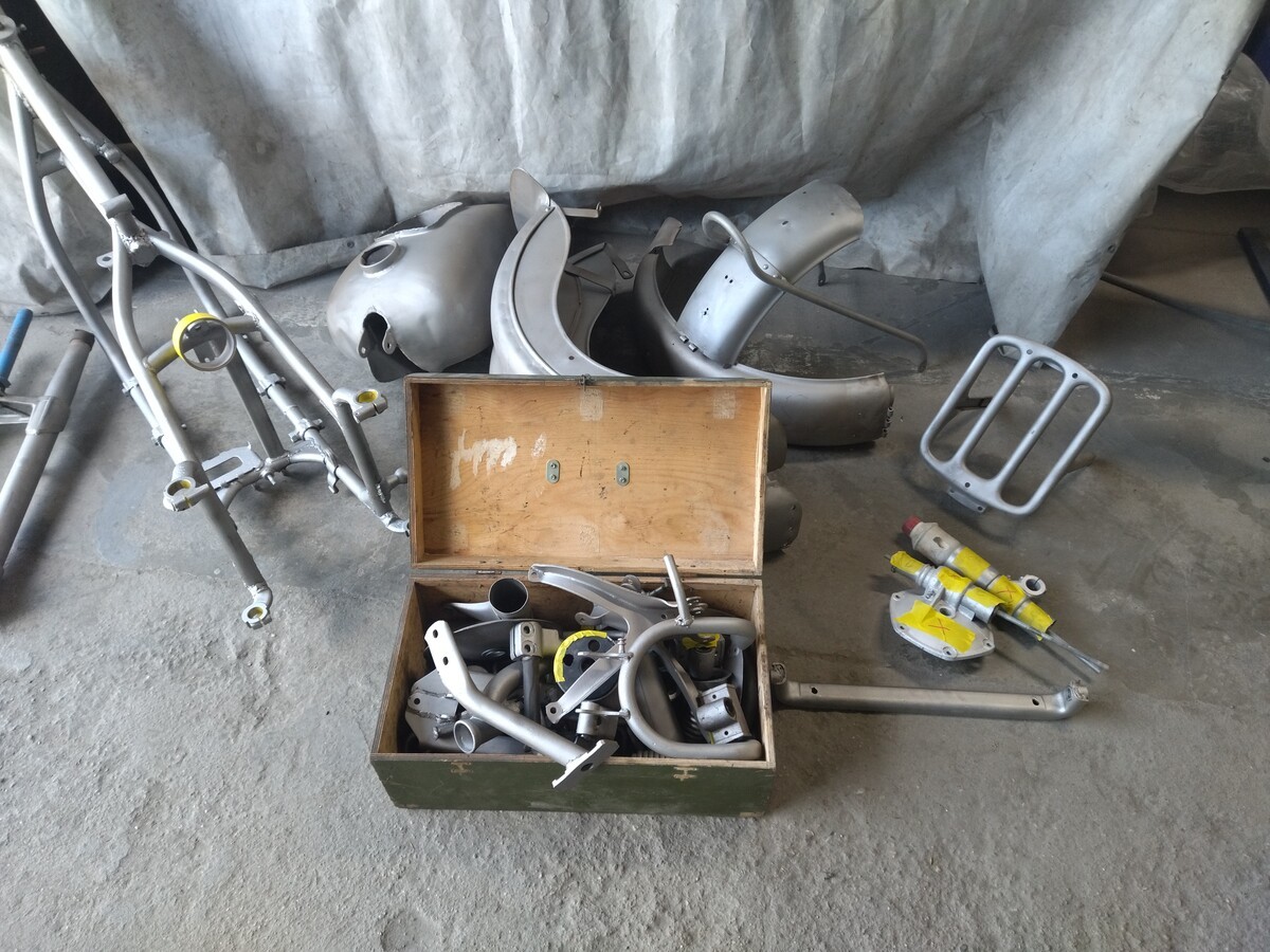 «По фотографиям сделал станок для оплётки тросов». Белорус показал реставрированный мотоцикл М-72Н 1958 г. в. «По фотографиям сделал станок для оплётки тросов». Белорус показал реставрированный мотоцикл М-72Н 1958 г. в.