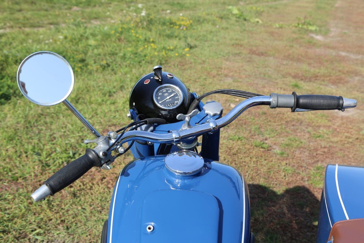 «По фотографиям сделал станок для оплётки тросов». Белорус показал реставрированный мотоцикл М-72Н 1958 г. в. «По фотографиям сделал станок для оплётки тросов». Белорус показал реставрированный мотоцикл М-72Н 1958 г. в.