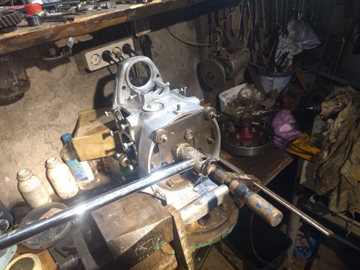 «По фотографиям сделал станок для оплётки тросов». Белорус показал реставрированный мотоцикл М-72Н 1958 г. в. «По фотографиям сделал станок для оплётки тросов». Белорус показал реставрированный мотоцикл М-72Н 1958 г. в.