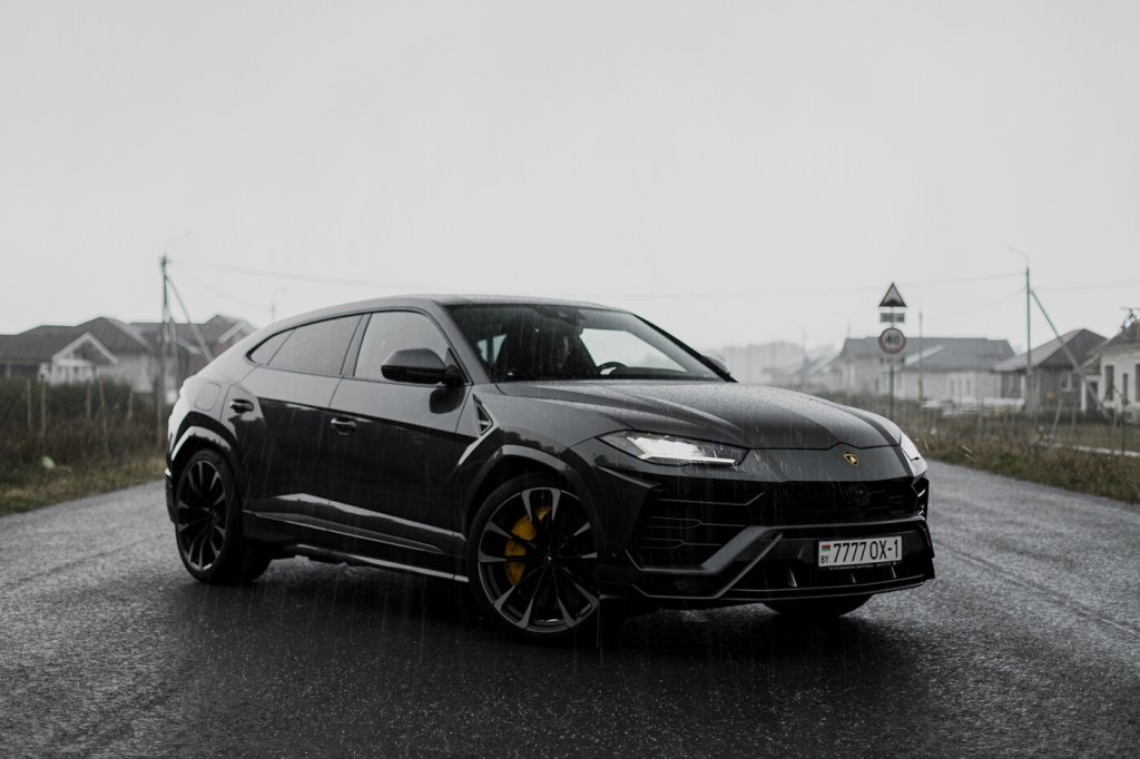 В Пинске продают Lamborghini Urus. Цена впечатляет