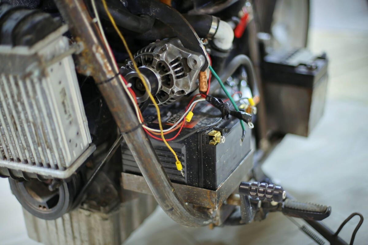 Рассказываем, как белорус примостил мотор 1.4 TDI от VW Polo на мотоцикл