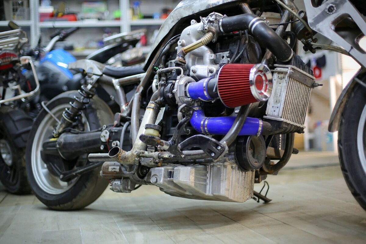 Рассказываем, как белорус примостил мотор 1.4 TDI от VW Polo на мотоцикл