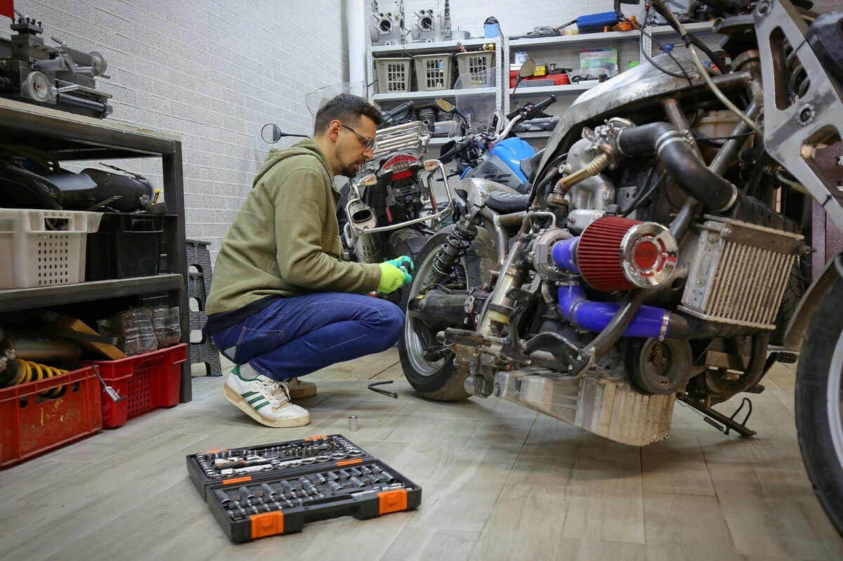 Рассказываем, как белорус примостил мотор 1.4 TDI от VW Polo на мотоцикл