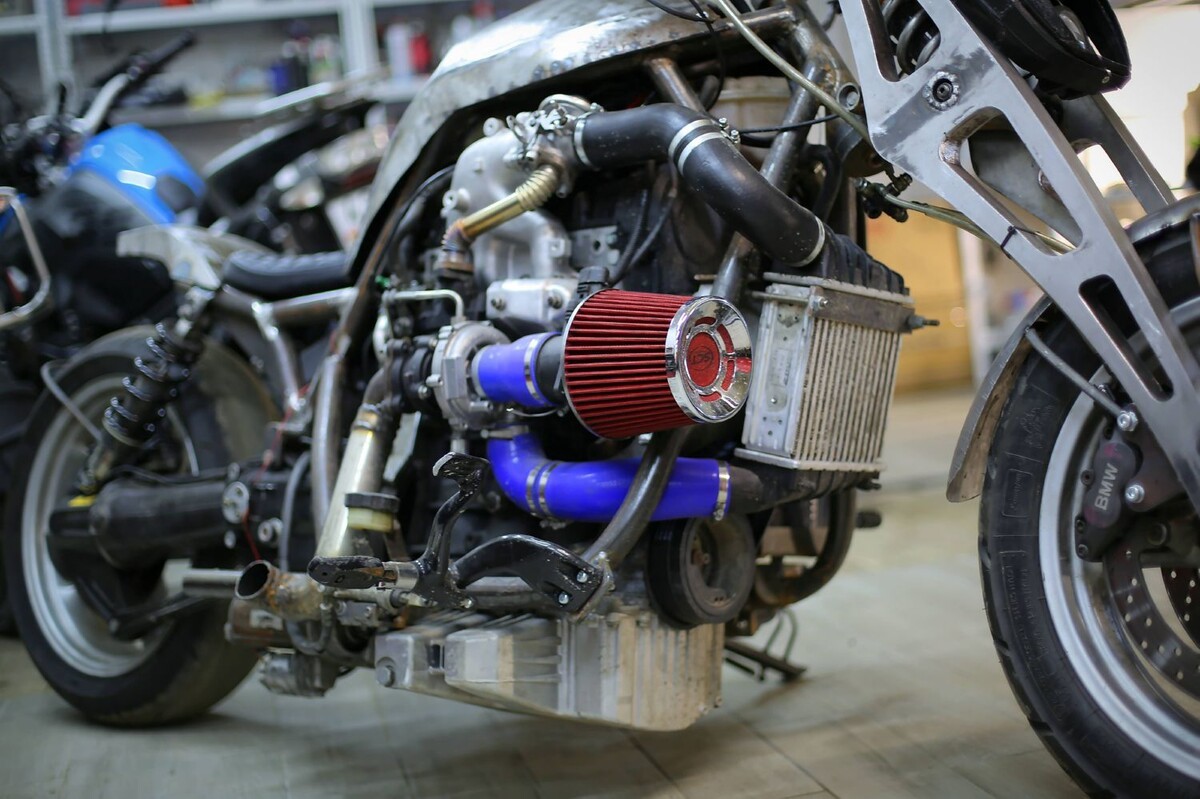 Рассказываем, как белорус примостил мотор 1.4 TDI от VW Polo на мотоцикл