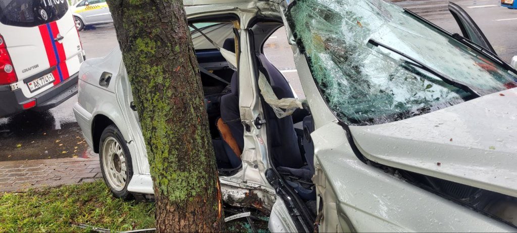 Как деблокировали пасcажира BMW в Бресте. МЧС показало видео Как деблокировали пасcажира BMW в Бресте. МЧС показало видео