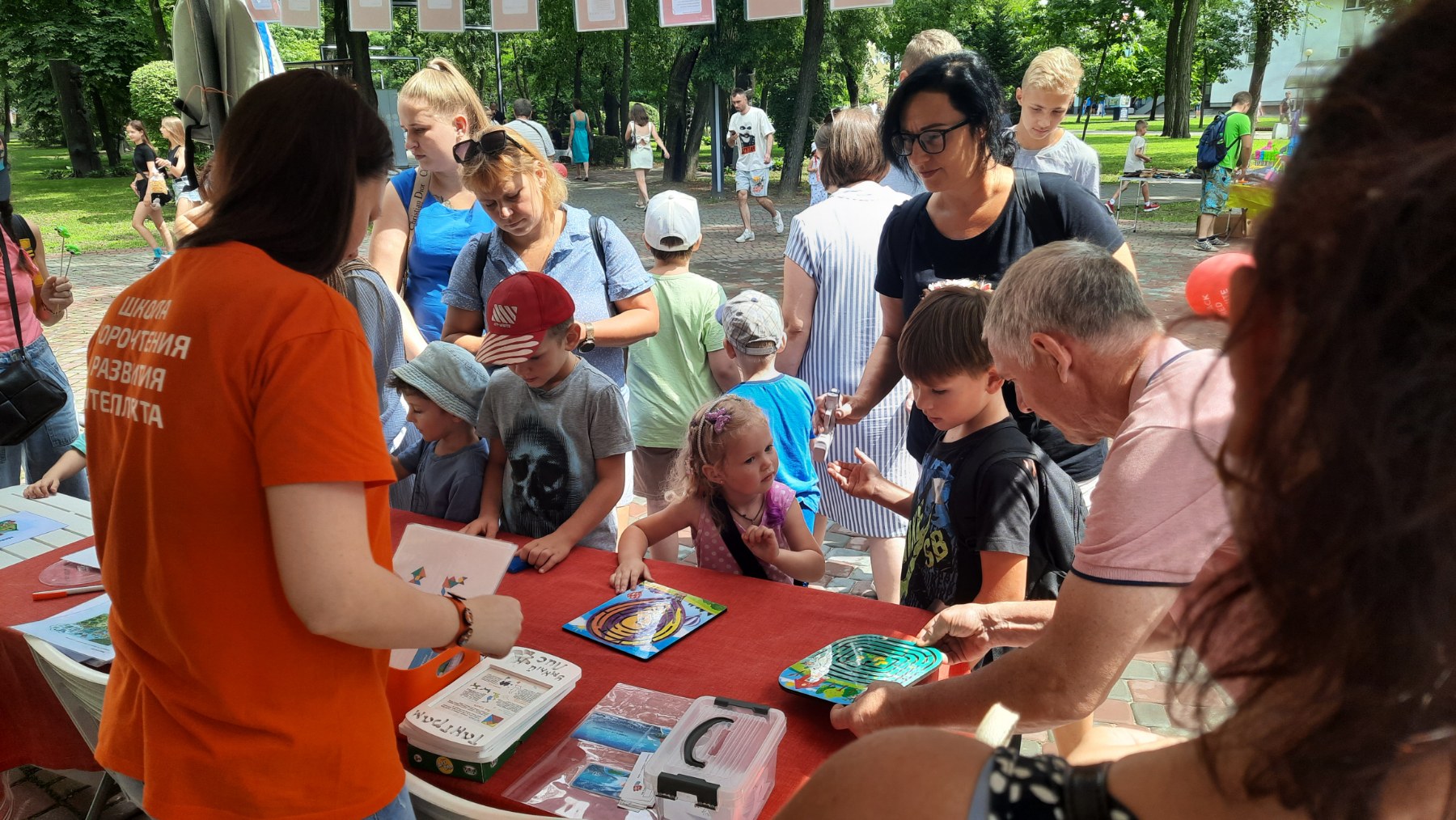 «Цветное безумие» и пенная вечеринка. Фестиваль Dreamfest в городском парке Бреста