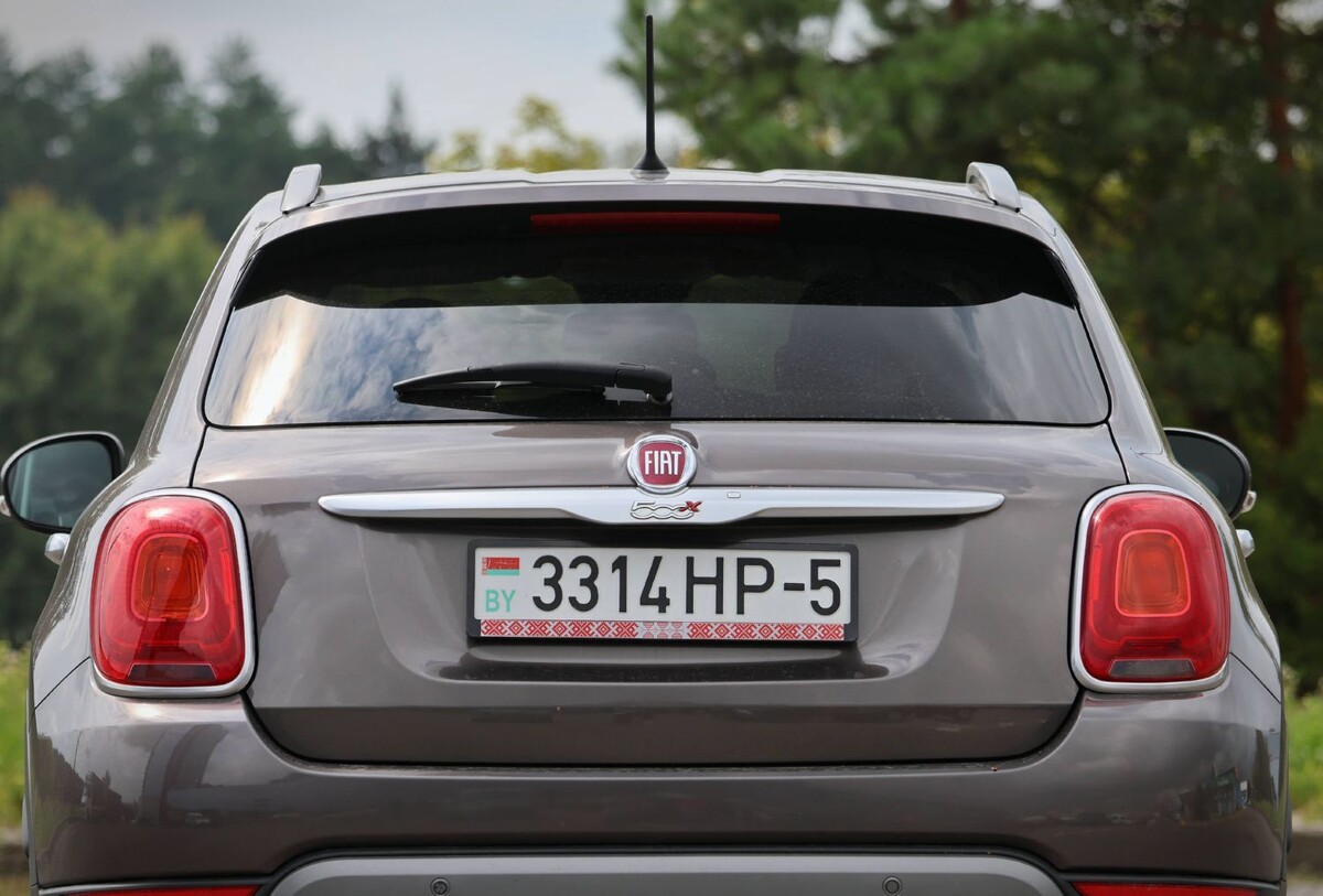 «Контрактный мотор из Владивостока — $600». Белорус пригнал Fiat 500X и четыре года не знает горя (почти)