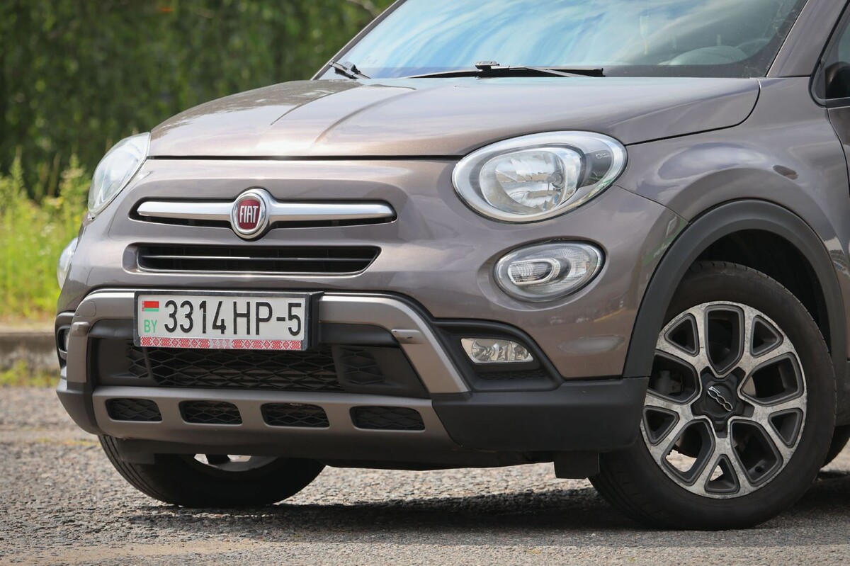 «Контрактный мотор из Владивостока — $600». Белорус пригнал Fiat 500X и четыре года не знает горя (почти)