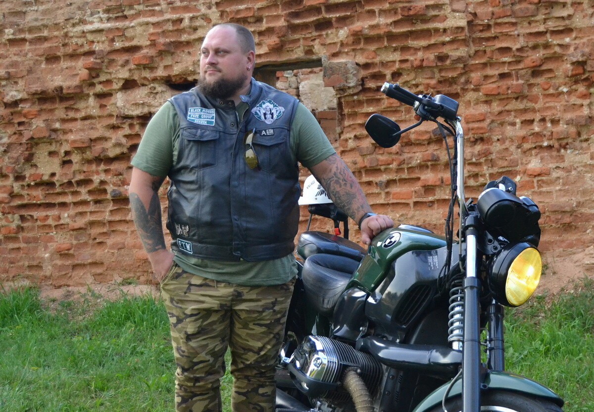 «Ни одного байкерского мероприятия не пропустил!» Житель Брестской области три года колесит на легендарном BMW R 1200C