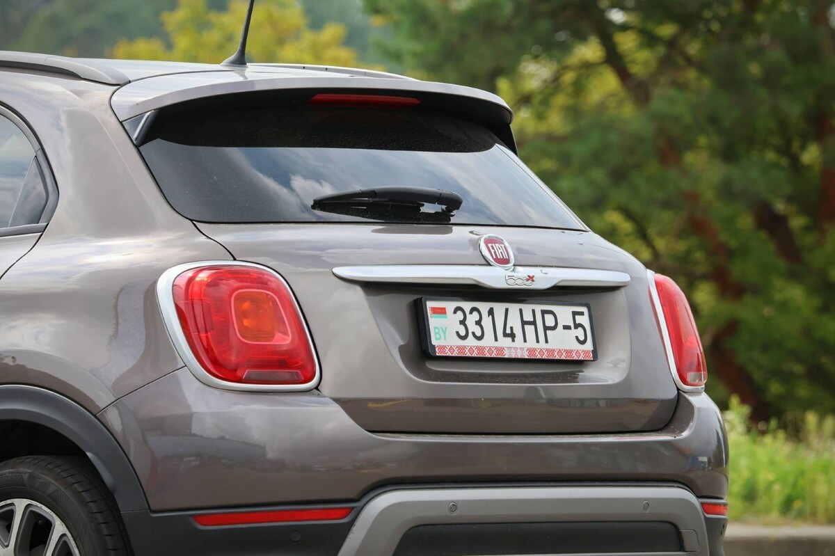 «Контрактный мотор из Владивостока — $600». Белорус пригнал Fiat 500X и четыре года не знает горя (почти)