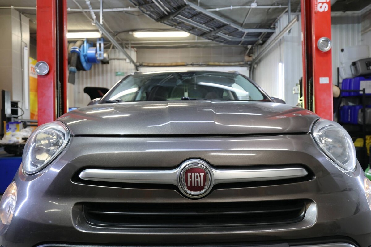 «Контрактный мотор из Владивостока — $600». Белорус пригнал Fiat 500X и четыре года не знает горя (почти)